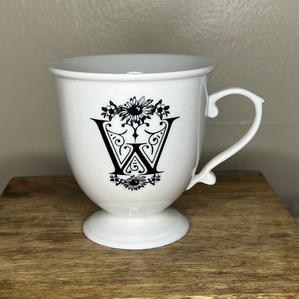 Anthropologie missus monogram W mug